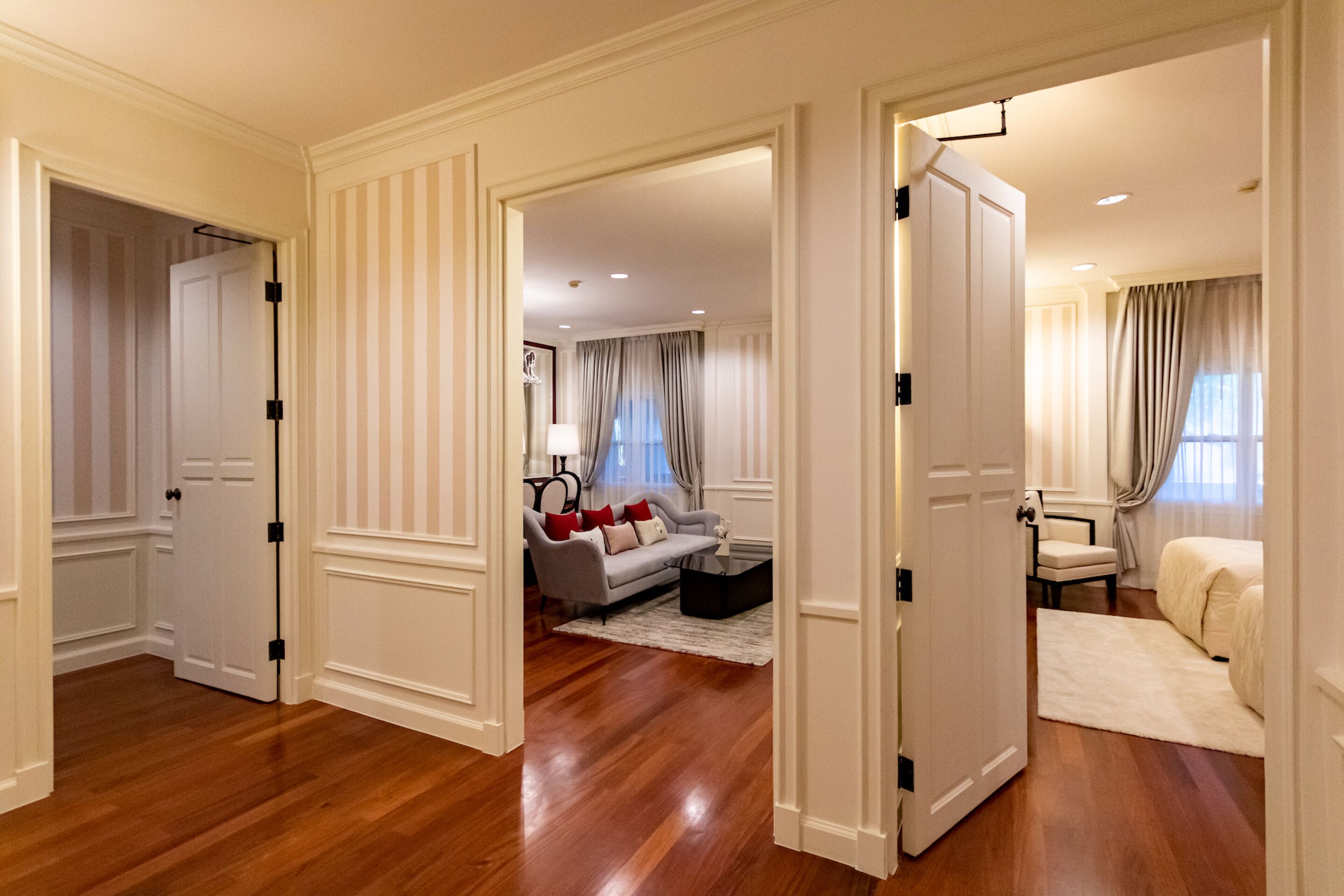 Signature Two Bedrooms | ミニバー、セーフティボックス (室内)、デスク、遮光カーテン
