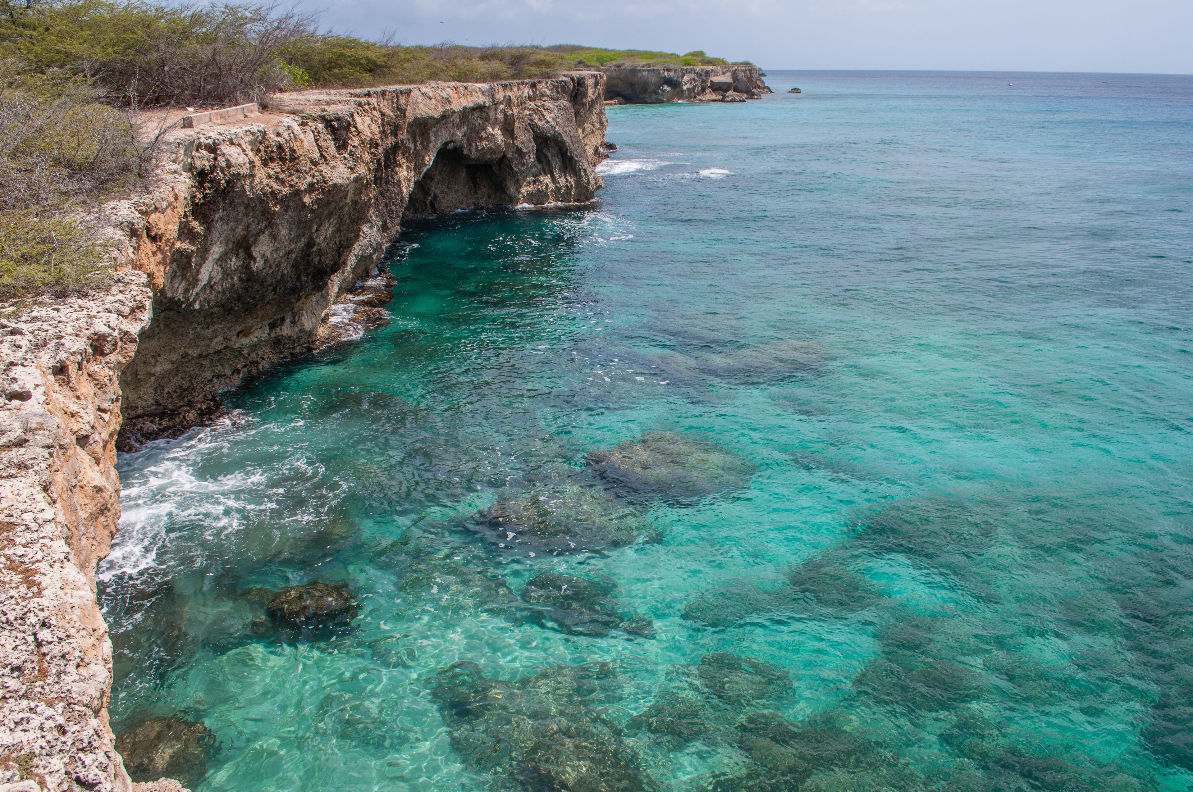 beach nearby, white sand, beach towels, rowing