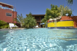 Outdoor pool, open 6 AM to 10 PM, pool loungers - Nos Krusero Apartments (Sabana Westpunt)