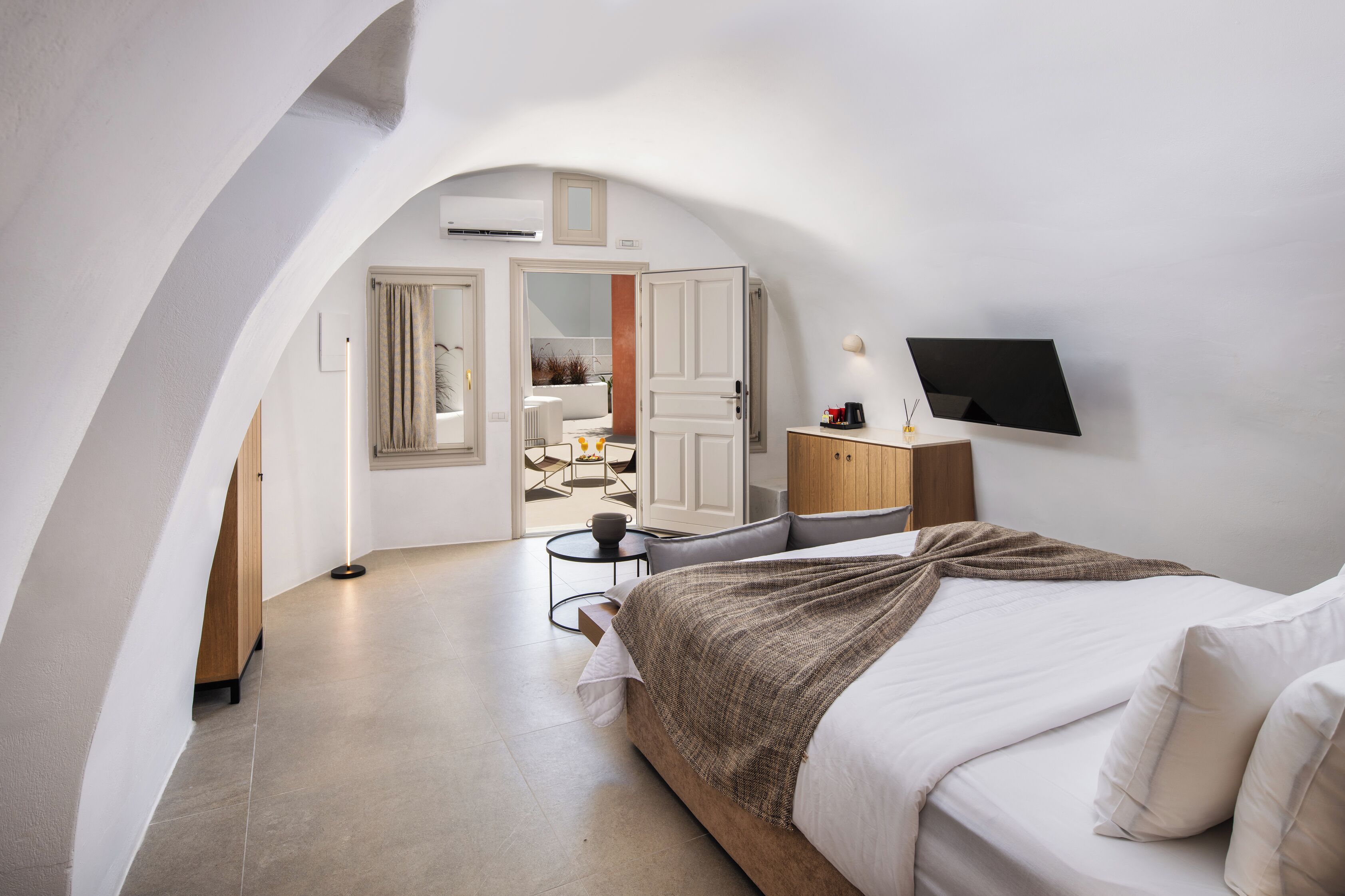 Ira Hotel & Spa - Adults Only Santorini interior view 2