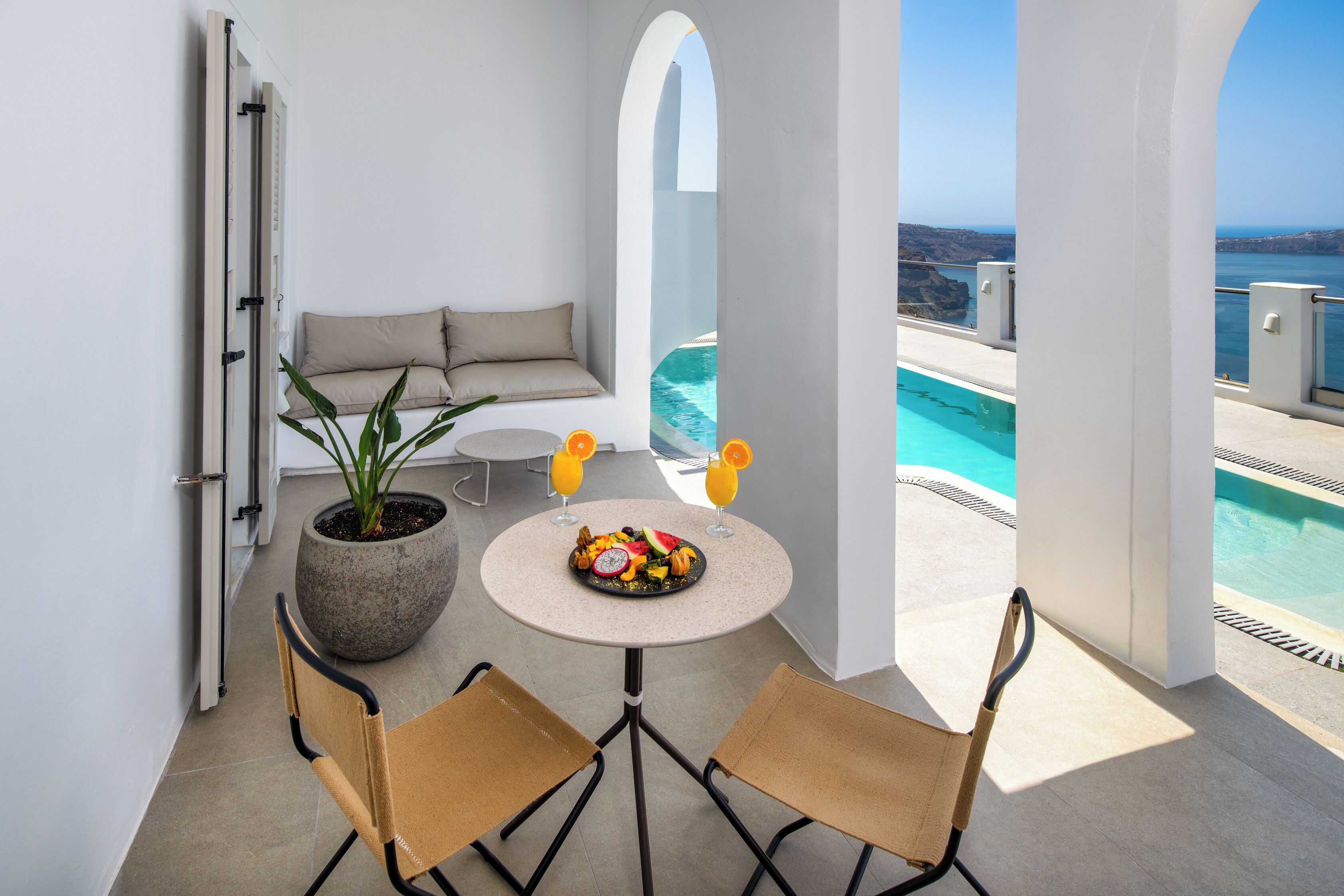 Standard Double Pool Level Volcano View | Terrace/patio