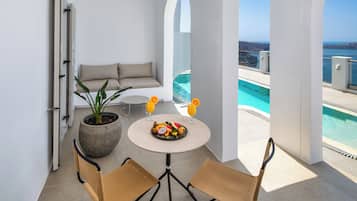 Standard Double Pool Level Volcano View | Terrace/patio