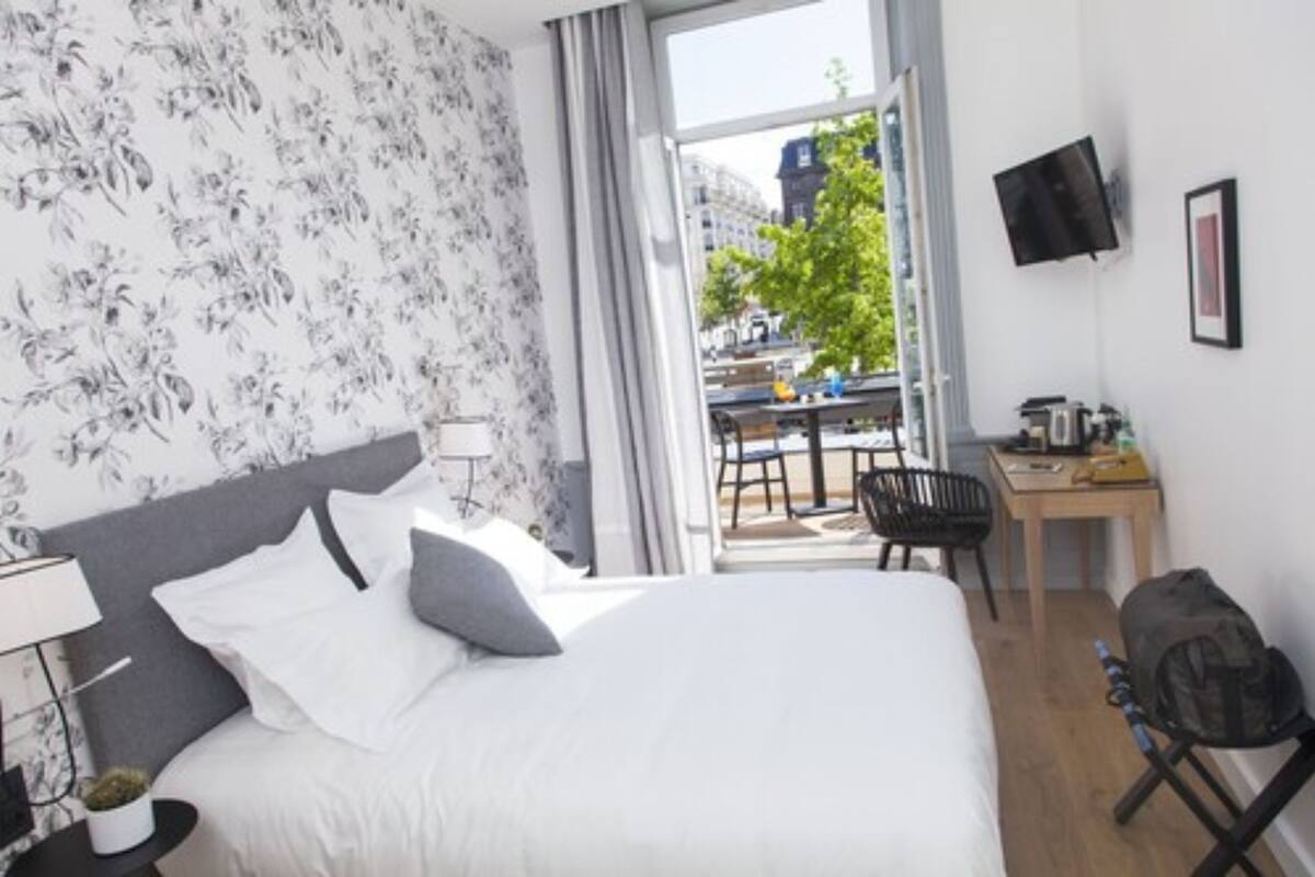 superior double or twin room | premium bedding, in-room safe, desk, blackout curtains