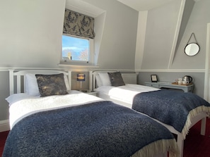 Standard Twin Room, 2 Twin Beds, Hill View | Iron/ironing board, free WiFi, bed sheets - Goodwin House (Keswick)