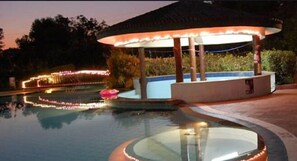 Outdoor pool - Blue Country Resort (Mahabaleshwar)