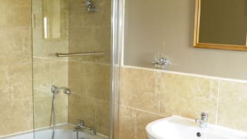 Classic Cottage, Private Bathroom, Garden View (Rose - self catering) | Bathroom