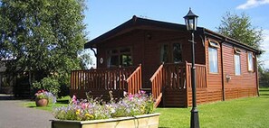 Chalet, eigenes Bad, Gartenblick (Poppys - self catering) | Außenbereich