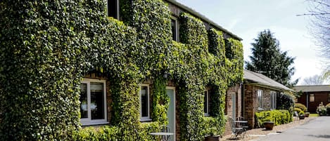 Cottage, Private Bathroom, Garden View (Herriot - self catering) | Exterior