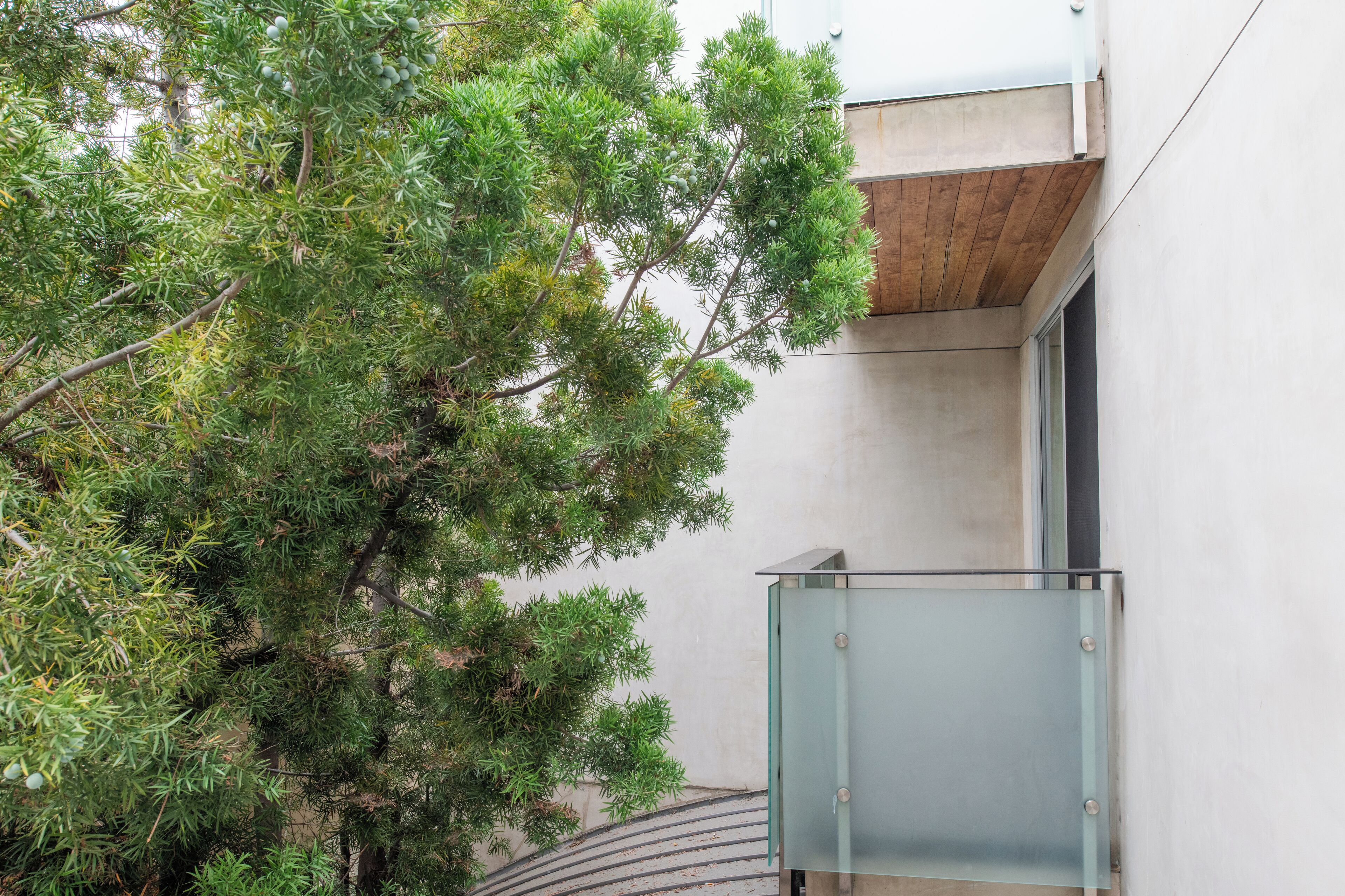 luxury room, 1 king bed | in-room safe, desk, blackout curtains, iron/ironing board