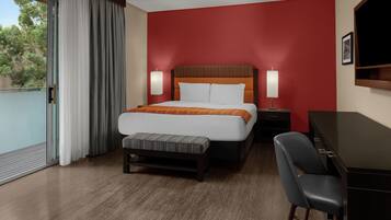 Luxury Room, 1 King Bed | In-room safe, desk, blackout curtains, iron/ironing board