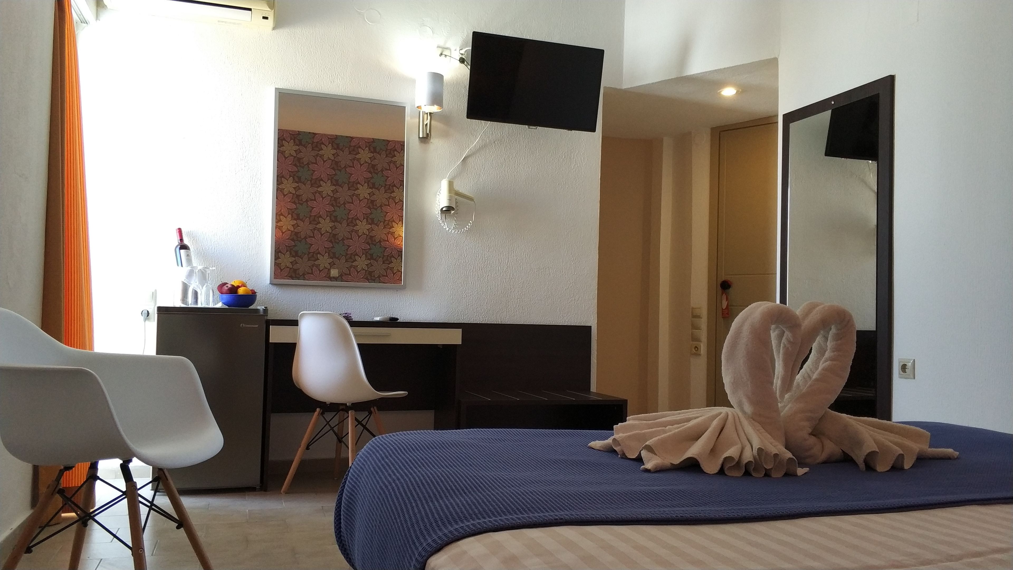 superior room, courtyard view | in-room safe, blackout curtains, soundproofing, free wifi