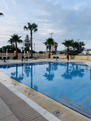Outdoor pool - Hotel Palladion (Rethymno)