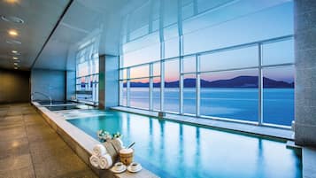 1 bedroom, premium bedding, minibar, in-room safe