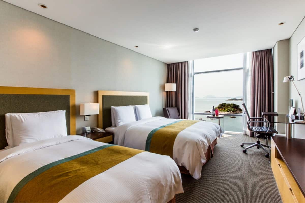 1 bedroom, premium bedding, minibar, in-room safe