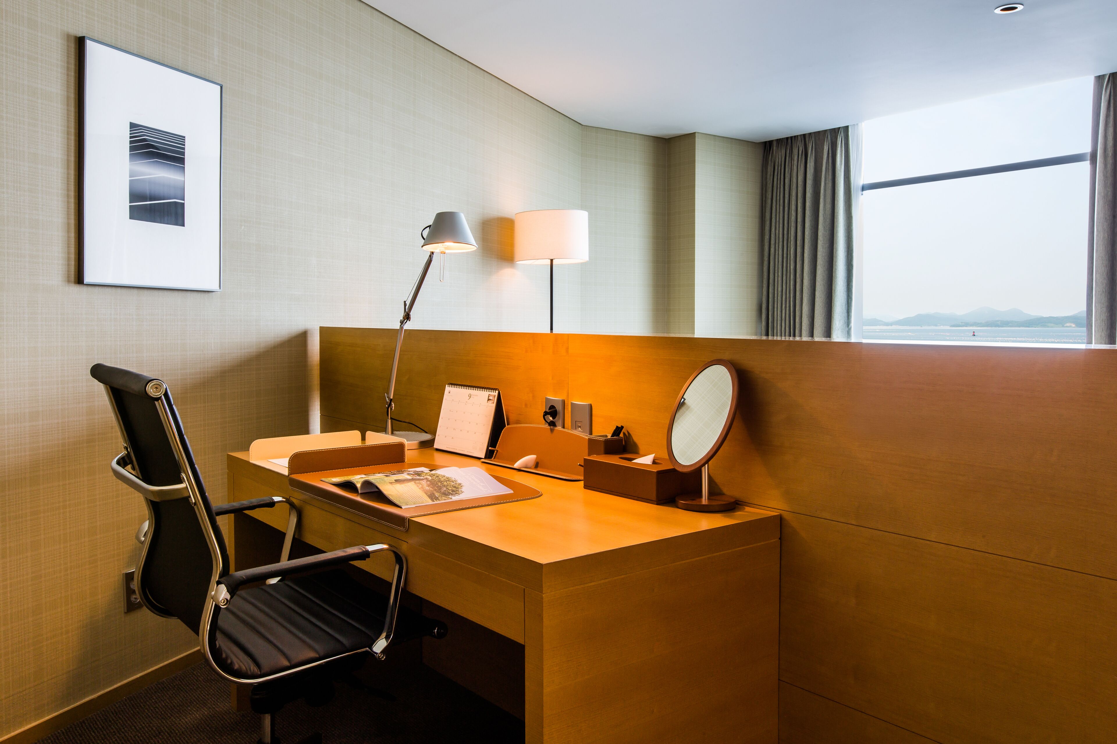 1 bedroom, premium bedding, minibar, in-room safe