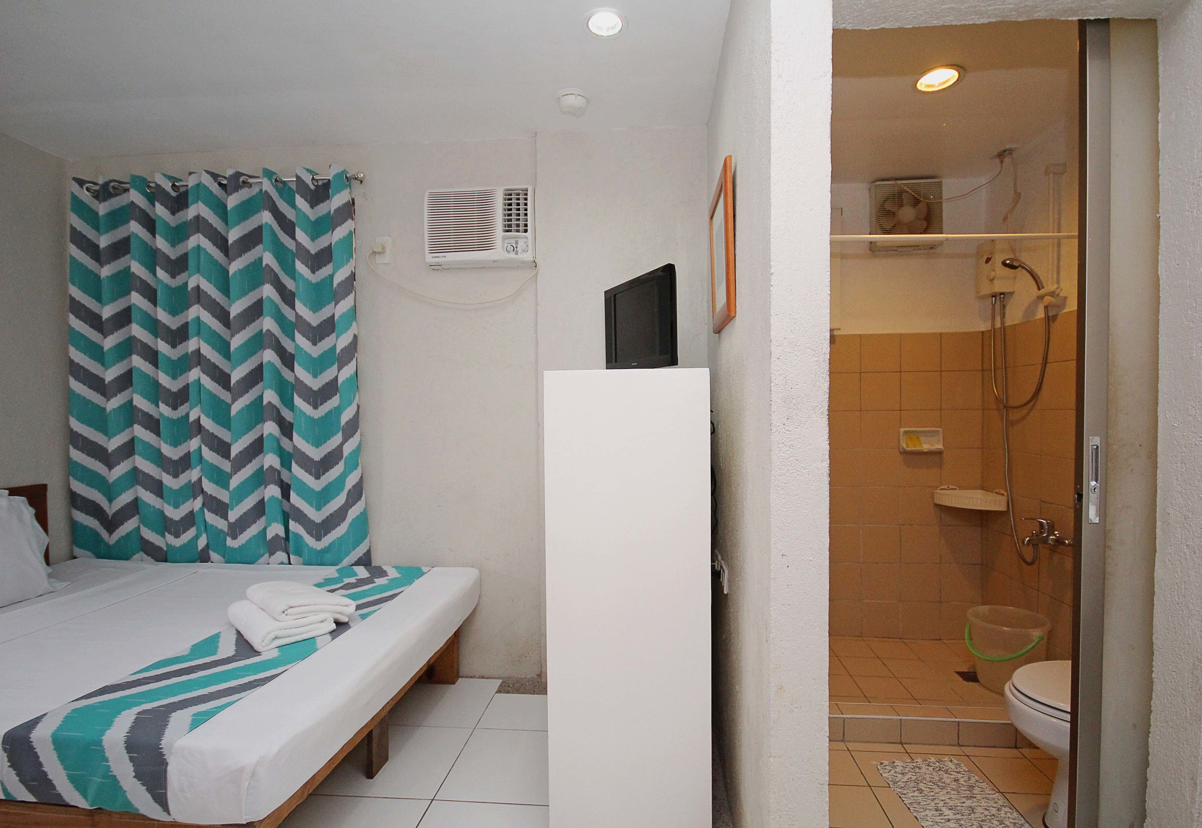 standard double room | in-room safe, iron/ironing board, free wifi, bed sheets