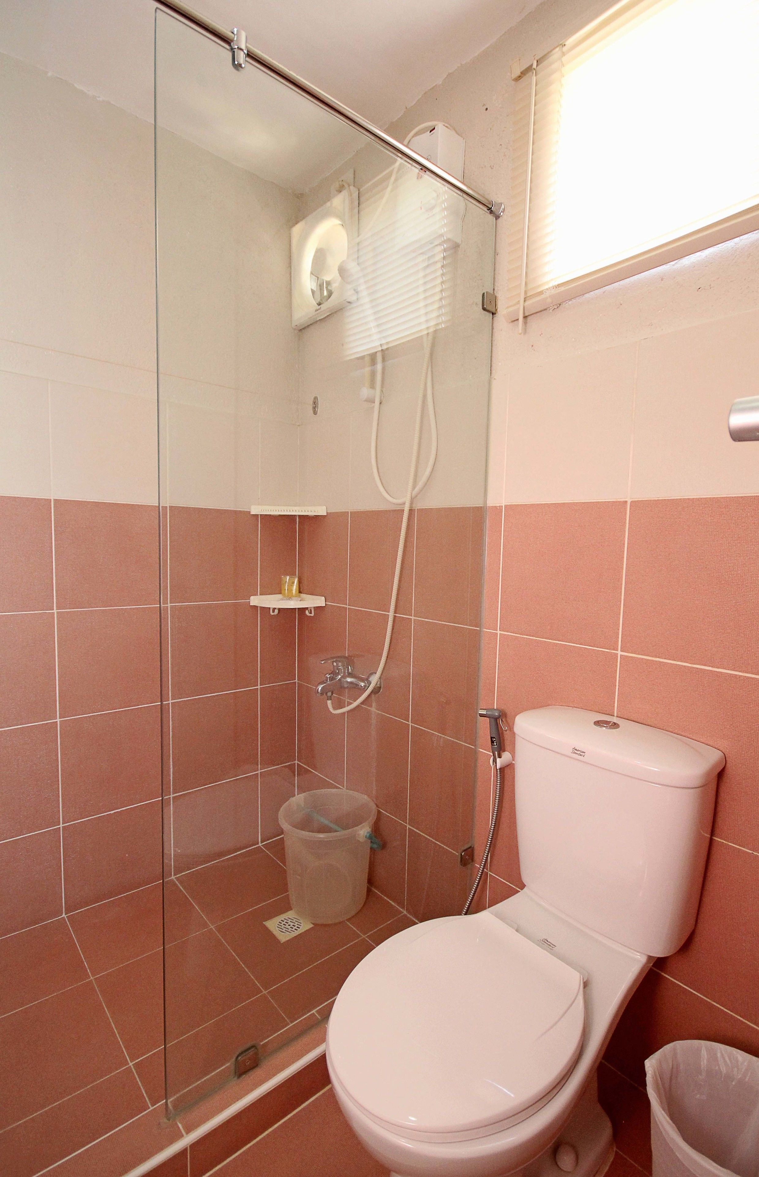 deluxe twin room | bathroom | shower, rainfall showerhead, free toiletries, bidet