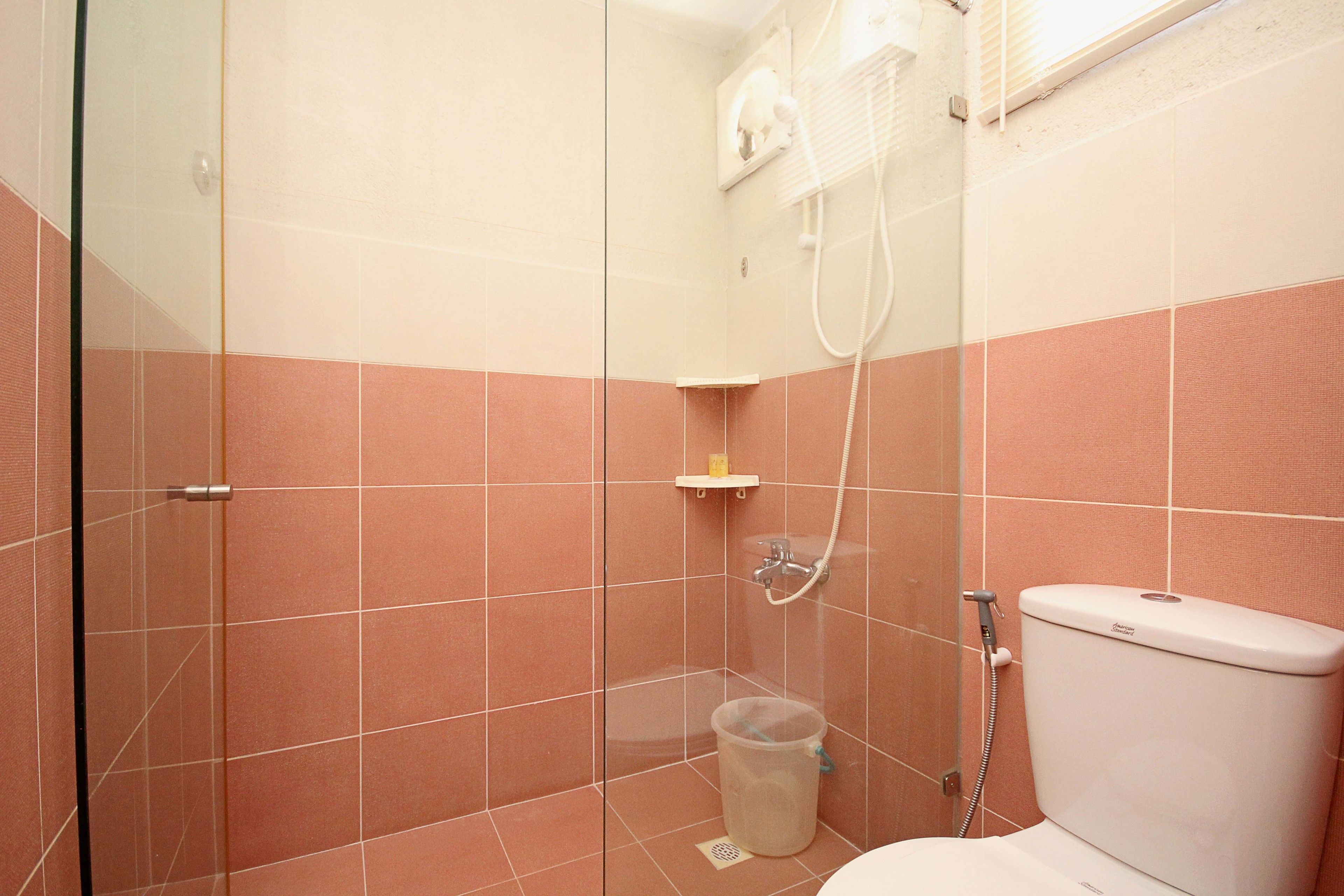 in-room safe, iron/ironing board, free wifi, bed sheets