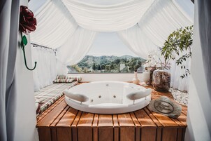 Categoria Master | Badezimmer | Designer-Toilettenartikel, Haartrockner, Bademäntel, Hausschuhe