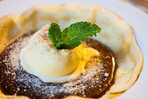 Se sirven desayunos, almuerzos, cenas y cocina regional 
