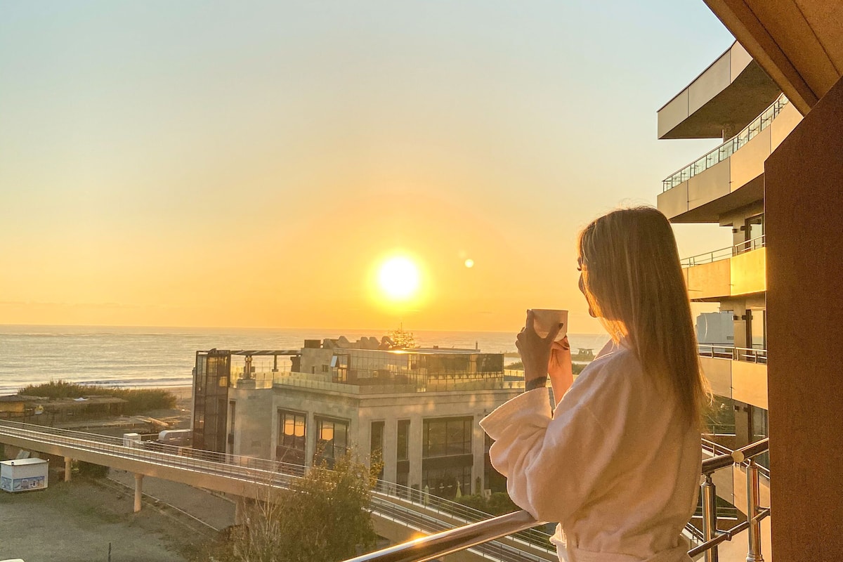 junior suite, sea view | 2 bedrooms, minibar, in-room safe, desk