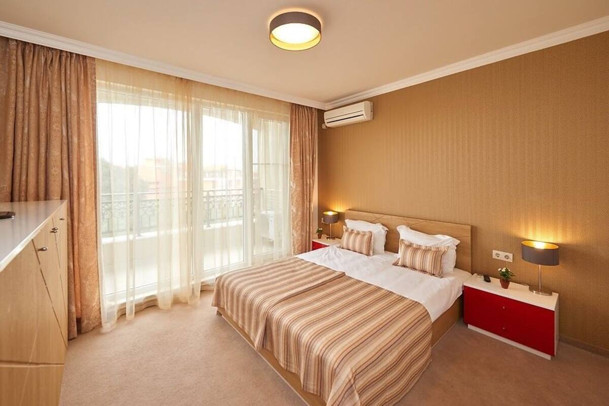 Soundproofing, WiFi (free), bed sheets