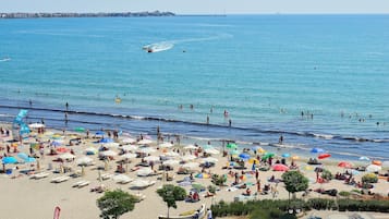 Beach nearby, sun-loungers, beach umbrellas