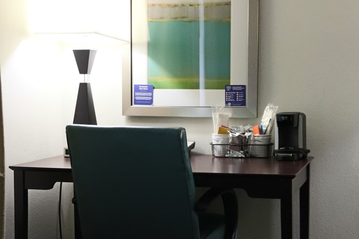 Bureau, Wi-Fi gratuit, draps fournis