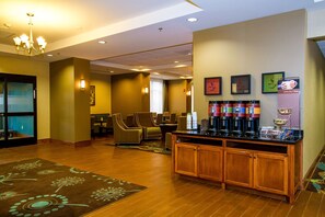 Reception - Hampton Inn Fayetteville (Fayetteville)