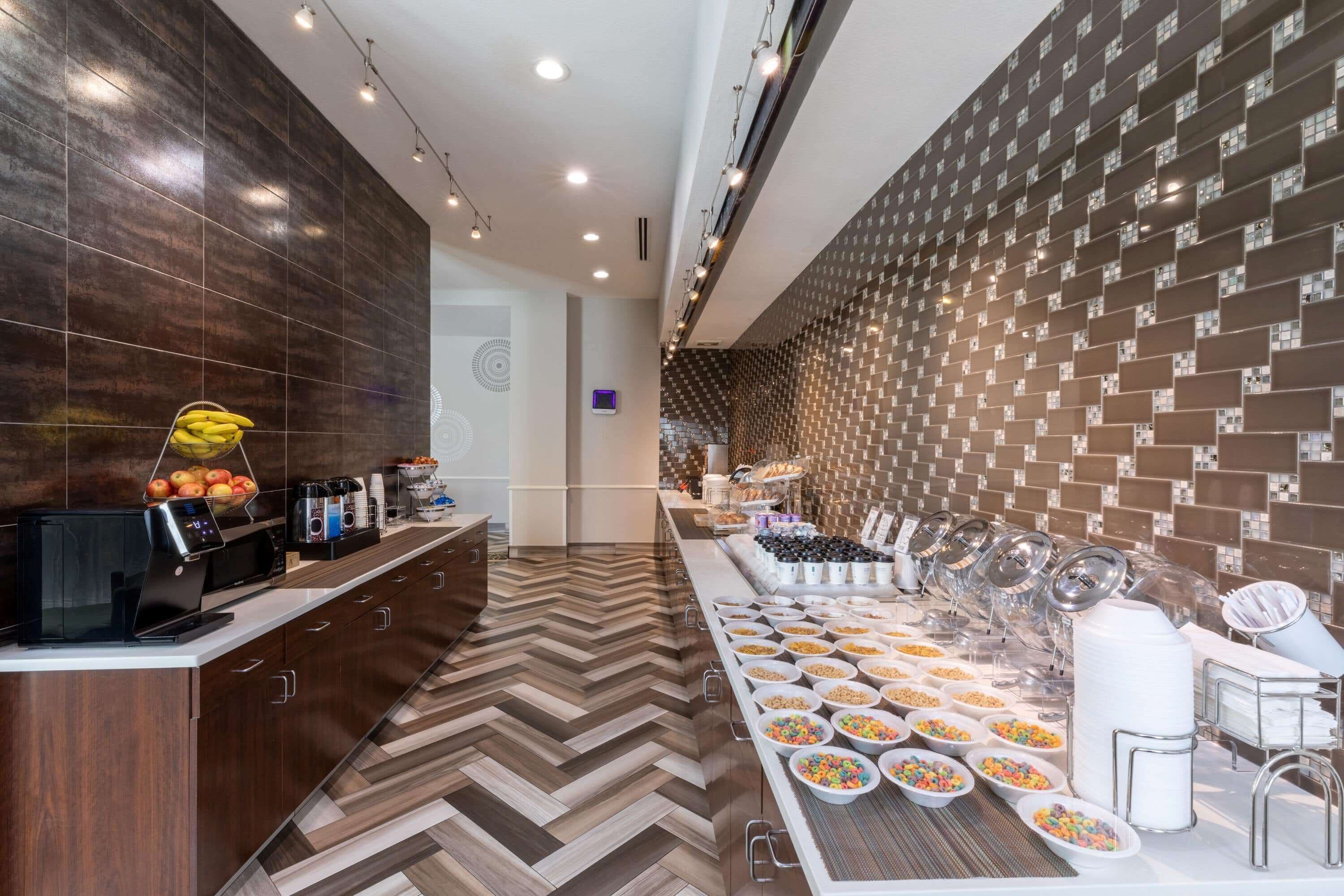 Ilmainen päivittäinen itsepalveluaamiainen 