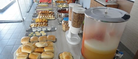 Free daily buffet breakfast