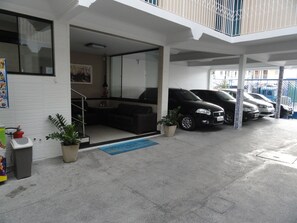 Parkir mandiri gratis