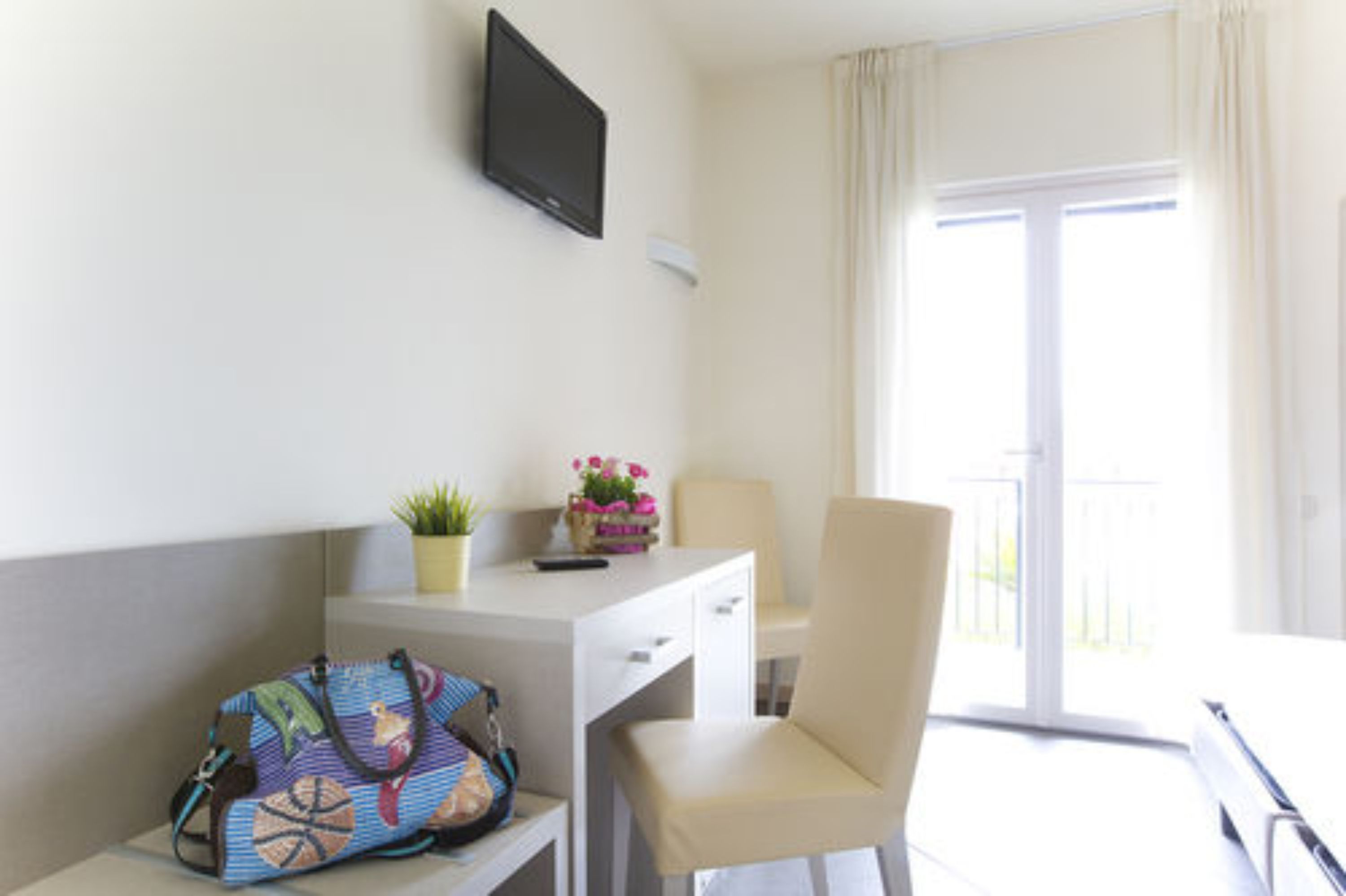 classic double room, lake view | 1 bedroom, in-room safe, desk, free wifi