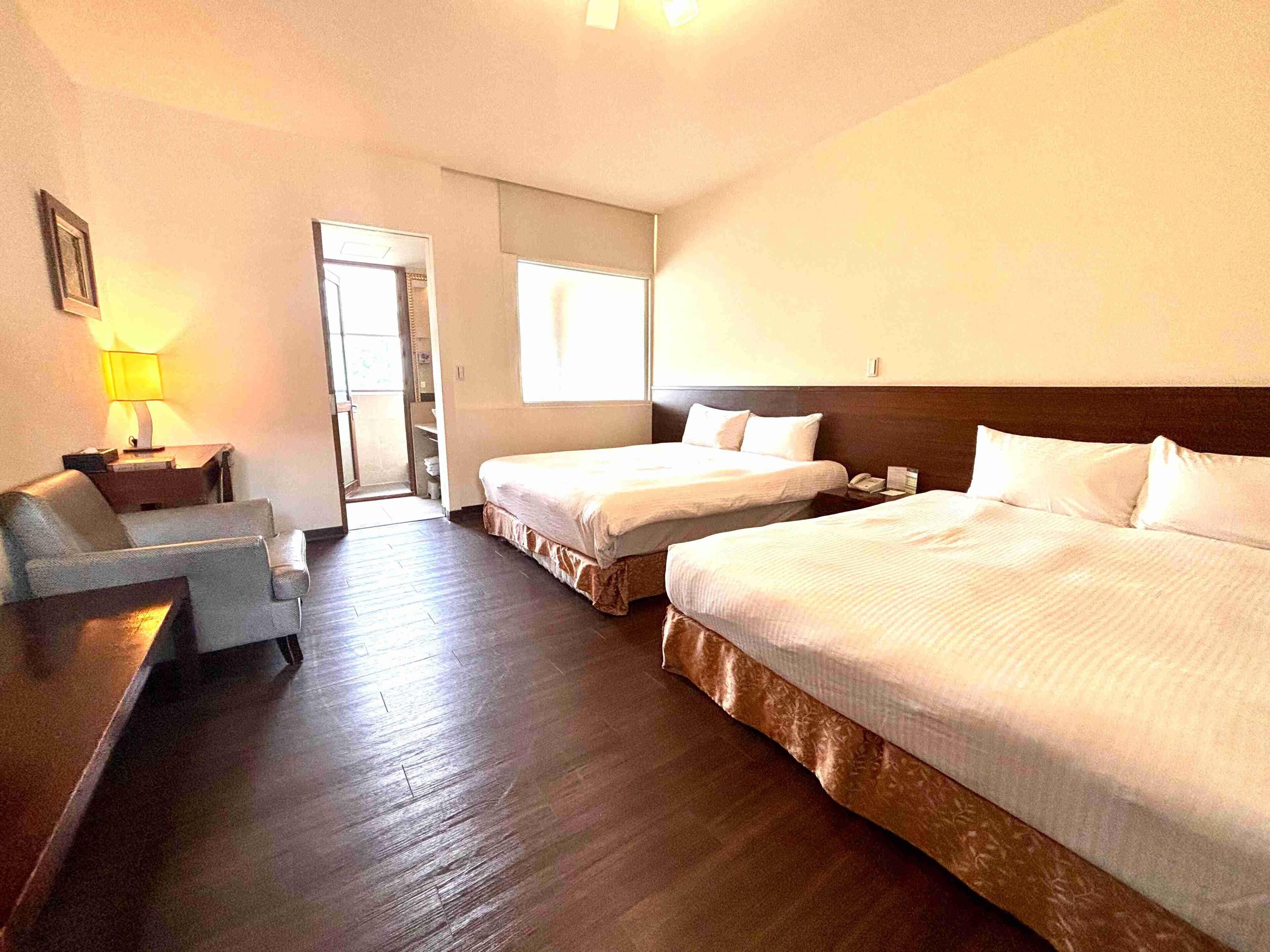 1 bedroom, premium bedding, down duvets, desk