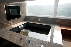 蜜月套房, 1 张特大床 | 室内 SPA 浴缸