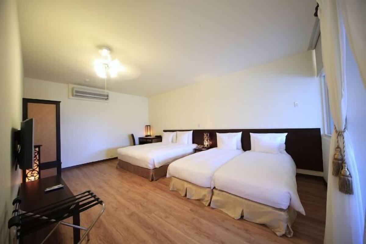 1 habitación, ropa de cama de alta calidad, edredón y escritorio