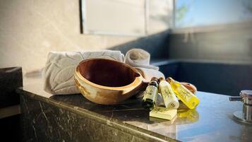 Premium bedding, down duvets, desk, blackout curtains