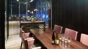 Bar (on property) - The Suites Hotel Namwon (Namwon)