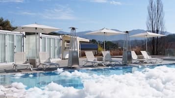 Piscine extérieure, tentes de plage, parasols de plage