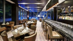 Bar (on property) - The Suites Hotel Namwon (Namwon)