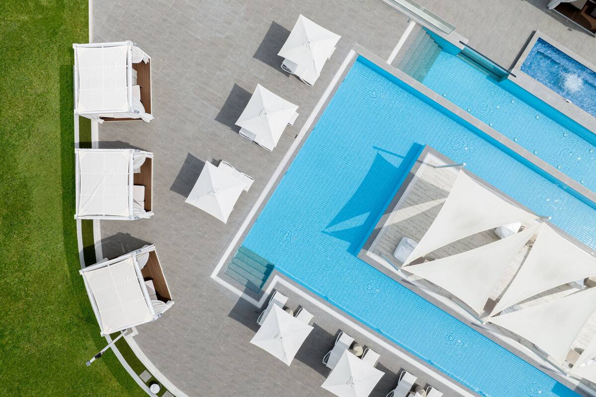 豪華雙床房 (Pool Access for 2) | 書桌、遮光布/窗簾、免費無線上網