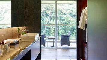 Schreibtisch, Verdunkelungsvorhänge, kostenloses WLAN