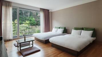 Desk, blackout drapes, free WiFi