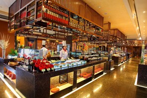 2 restaurants, Chinese cuisine - Cavan Hotel (Guangzhou)