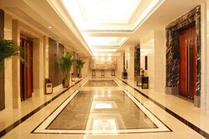 Hallway - Cavan Hotel (Guangzhou)