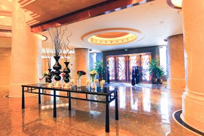 Interior entrance - Cavan Hotel (Guangzhou)