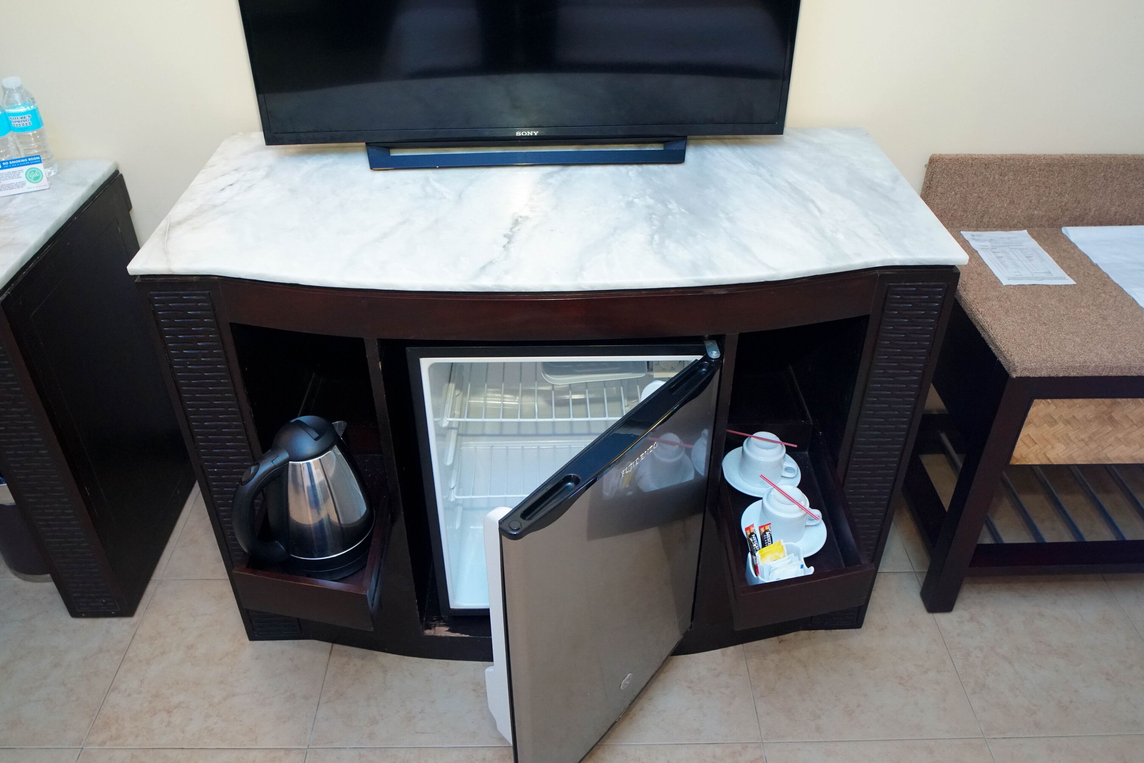 deluxe room | premium bedding, in-room safe, desk, laptop workspace