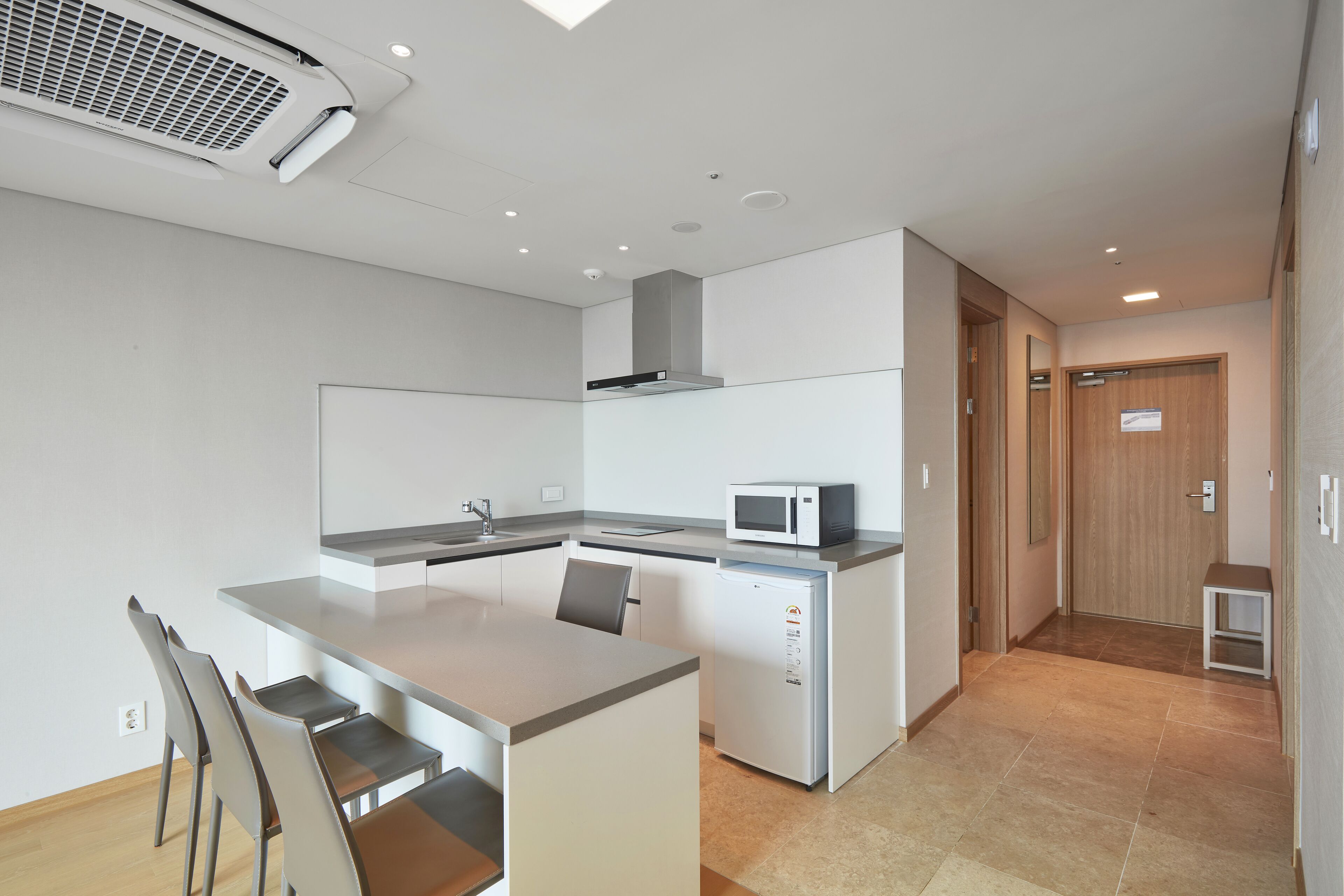 1 bedroom, desk, free wifi, bed sheets