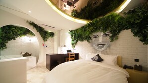 Designers Suite, Double  | Desk, iron/ironing board (on request), WiFi (free) - Hotel The Designers Samseong (Seoul)