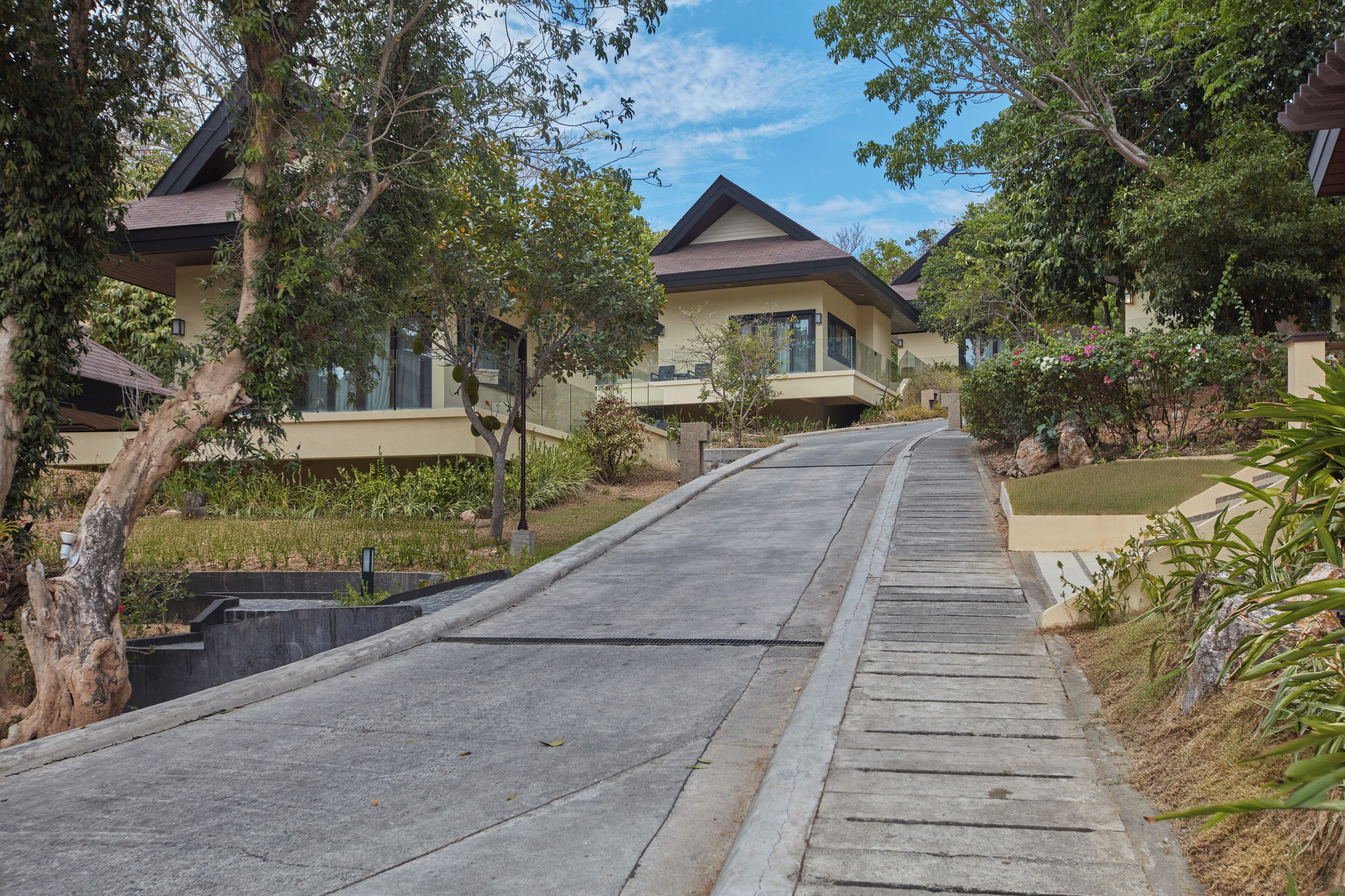 mountain bungalow | minibar, in-room safe, individually furnished, desk